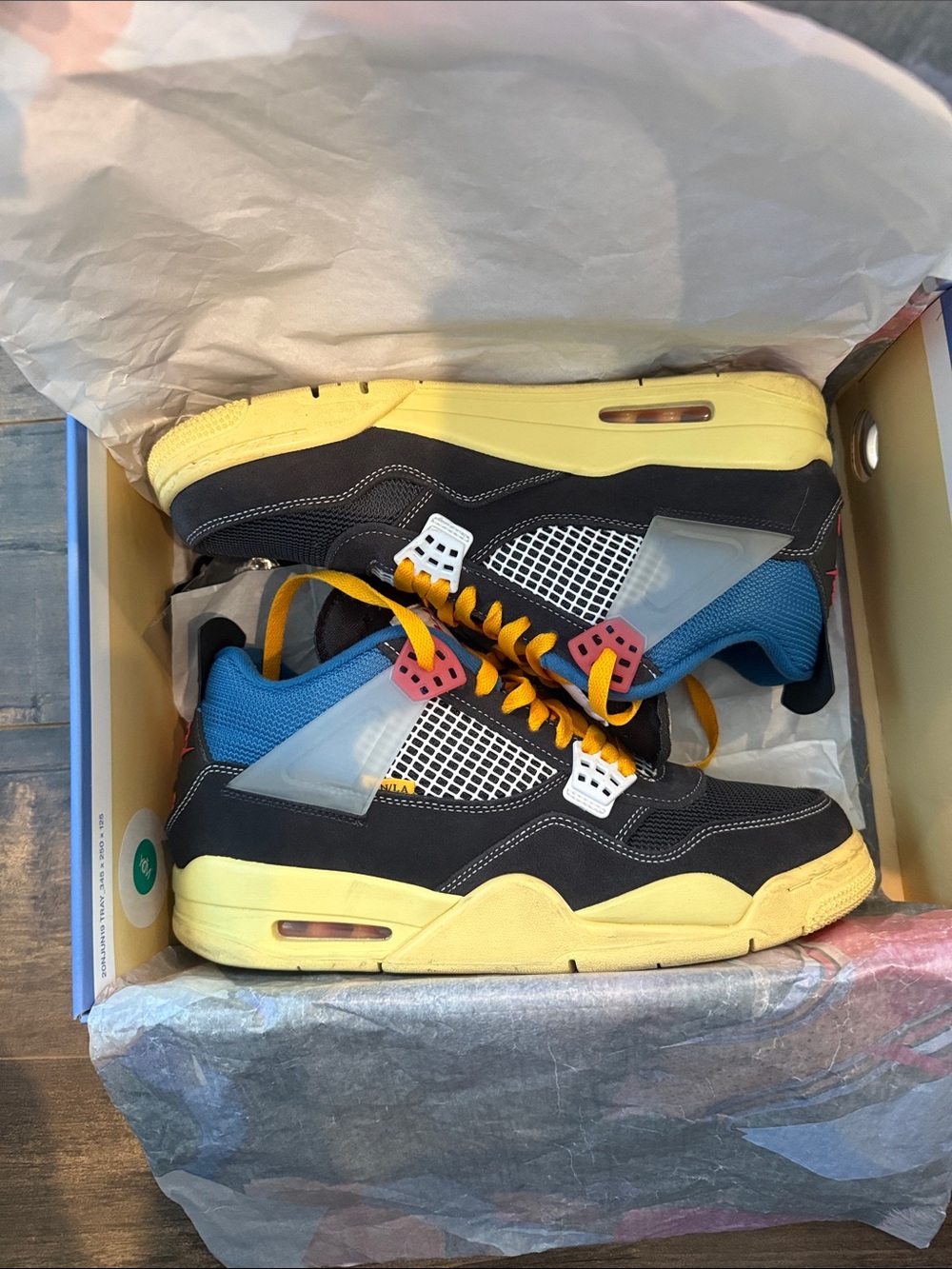Jordan Two-Tone Blue and Beige Retro Shoe Box